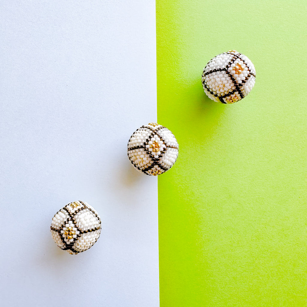 20mm Cream and Gold Clover Beaded Focal Bead – Beads, Inc.