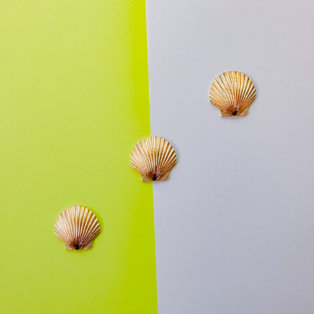 26mm Satin Gold Scallop Shell Charm