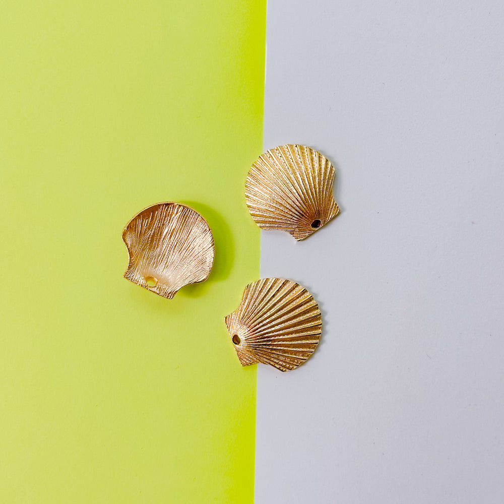 26mm Satin Gold Scallop Shell Charm