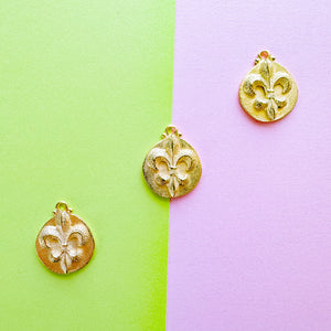 18mm Satin Gold Fleur de Lis Charm