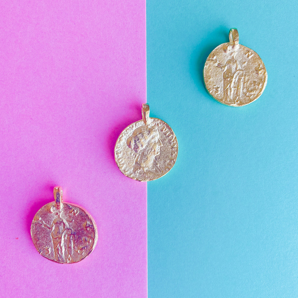 
                
                    Load image into Gallery viewer, 22mm Satin Gold Treasure Coin Charm
                
            