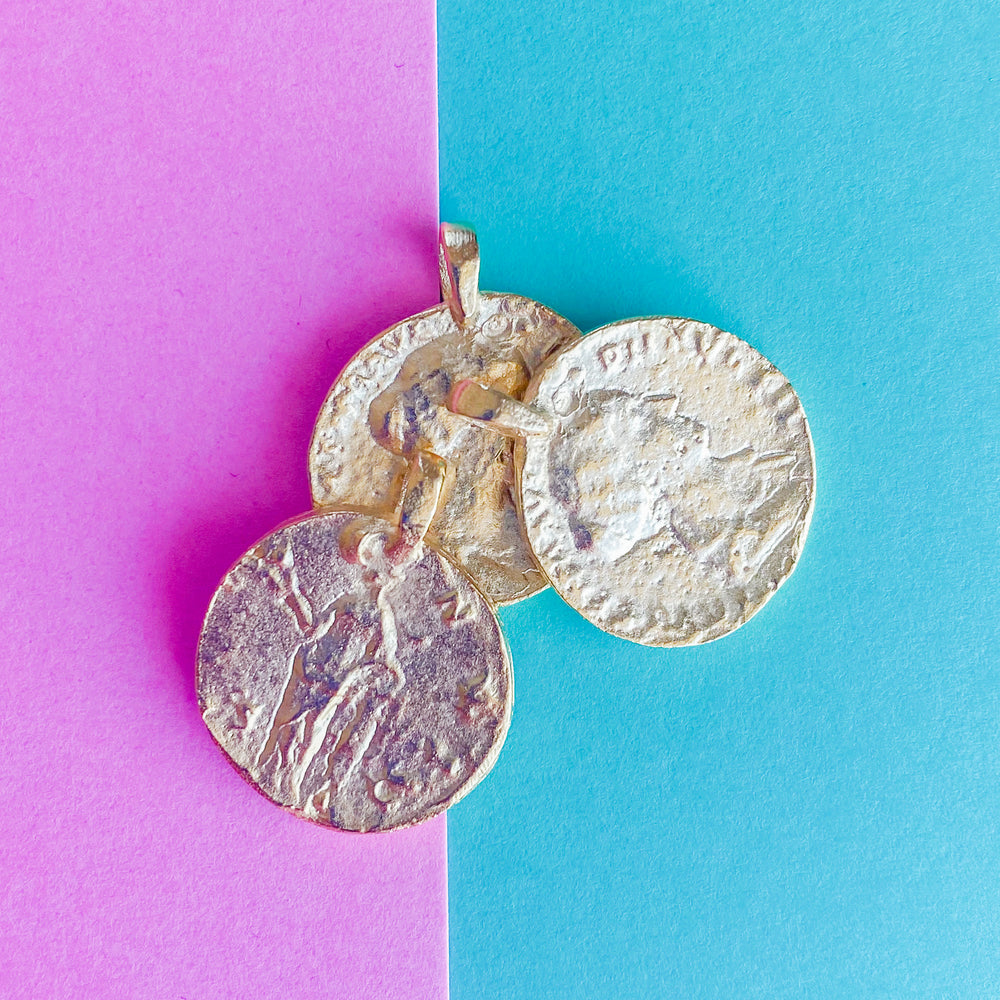 
                
                    Load image into Gallery viewer, 22mm Satin Gold Treasure Coin Charm
                
            