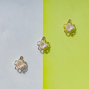 22mm Gold Pearlized Flower Charm - 2 Pack
