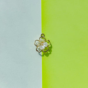 22mm Gold Pearlized Flower Charm - 2 Pack