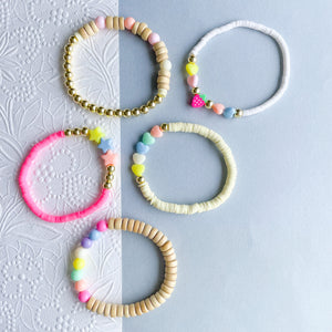 
                
                    Load image into Gallery viewer, The Sugar Shack Stretchy Bracelet Making Kit
                
            