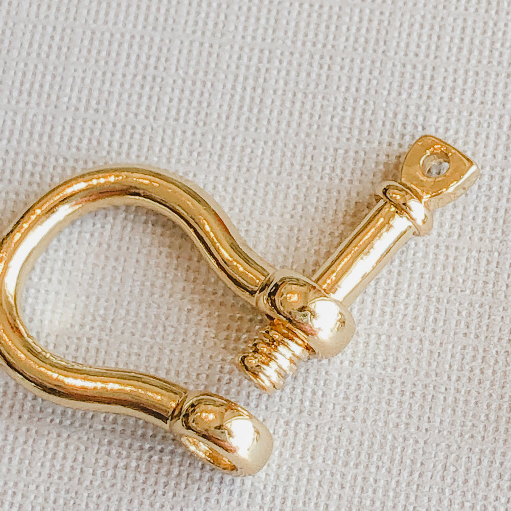 
                
                    Load image into Gallery viewer, 10mm Gold Saddle Screw Clasp
                
            