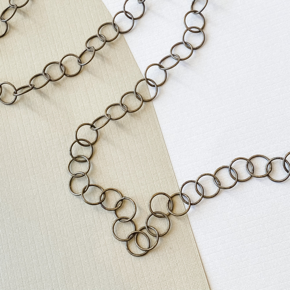 
                
                    Load image into Gallery viewer, 9mm Antique Brass Electro-Plated Round Chain
                
            