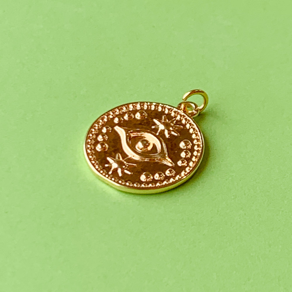 
                
                    Load image into Gallery viewer, 16mm Electroplated Gold Mystic Eye Charm
                
            