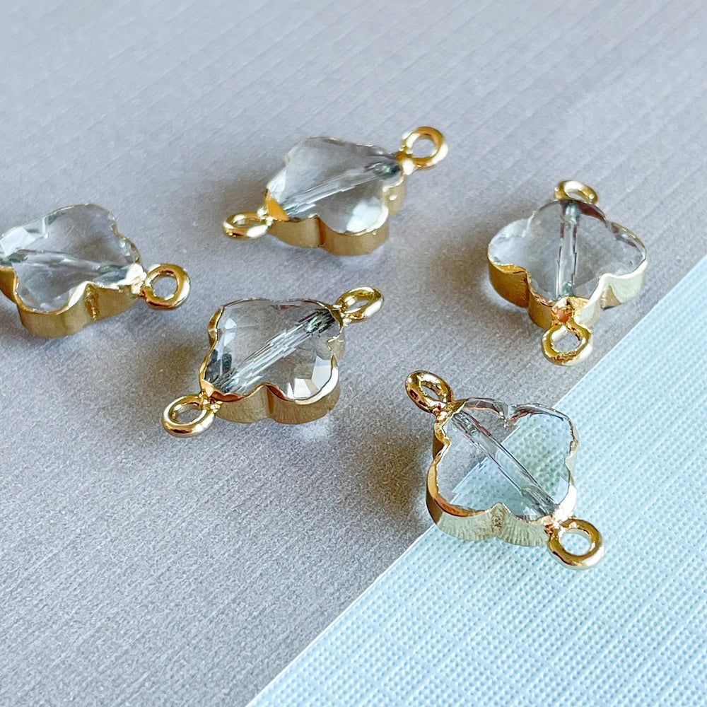 
                
                    Load image into Gallery viewer, 20mm Faceted Crystal Gold Quatrefoil Connector
                
            