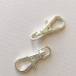 
                
                    Load image into Gallery viewer, Shiny Silver Swivel Lobster Claw Clasp - Pack of 2
                
            