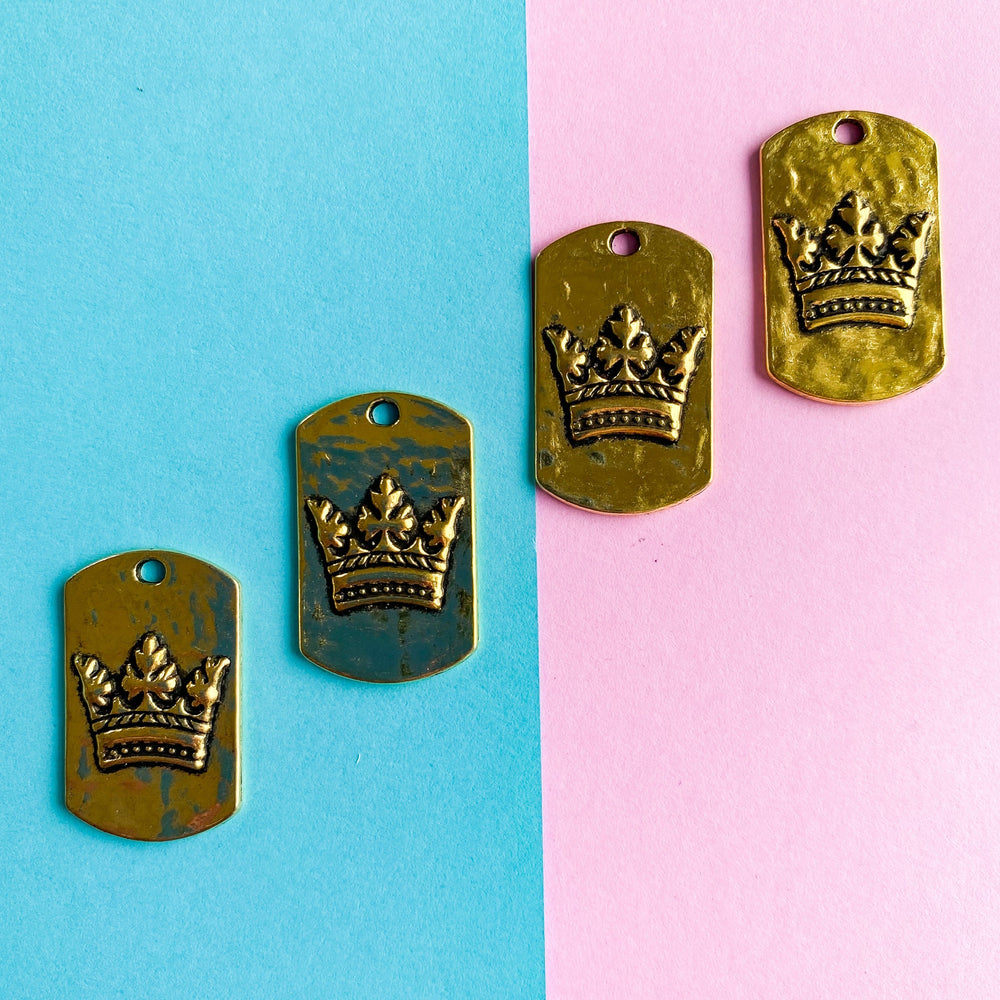 
                
                    Load image into Gallery viewer, 30mm Gold Pewter Crown Tag Pendant - 4 Pack
                
            