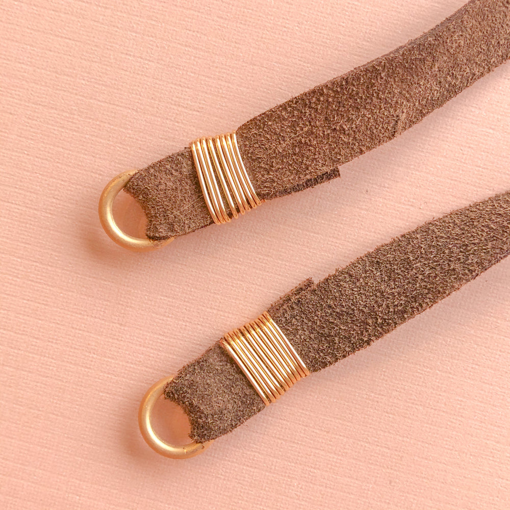 
                
                    Load image into Gallery viewer, 10mm Chocolate Natural Suede Strap
                
            