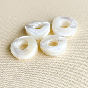 
                
                    Load image into Gallery viewer, 15mm Mother of Pearl Circles - 4 Pack
                
            