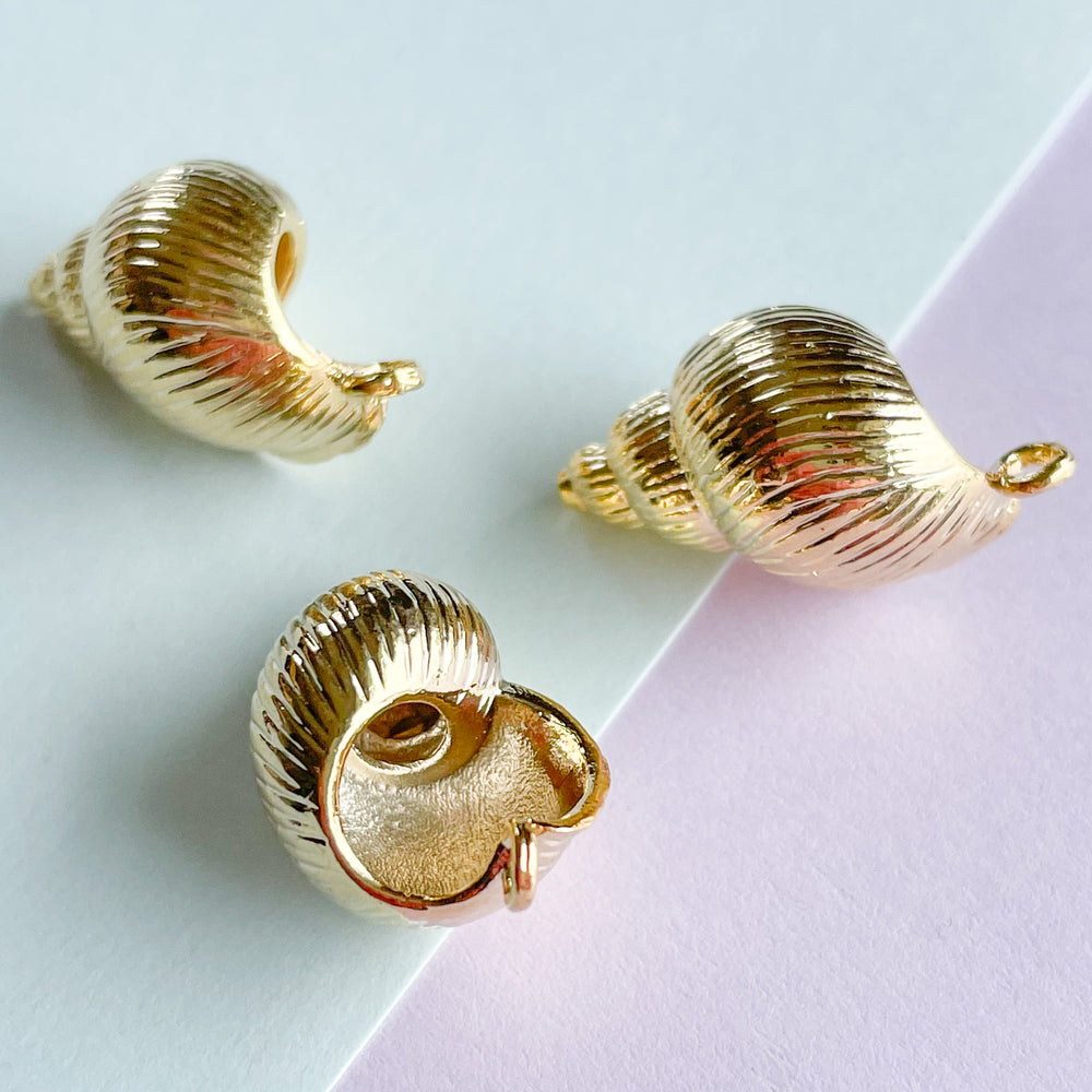 24mm Gold Plated Shell Charm