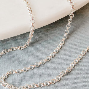 
                
                    Load image into Gallery viewer, 2.5mm Shiny Silver Rolo Chain
                
            
