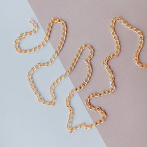 
                
                    Load image into Gallery viewer, 9mm Shiny Gold Plated Aluminum Curb Chain
                
            
