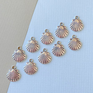 
                
                    Load image into Gallery viewer, 17mm Silver Pewter Seashell Charm - 10 Pack
                
            