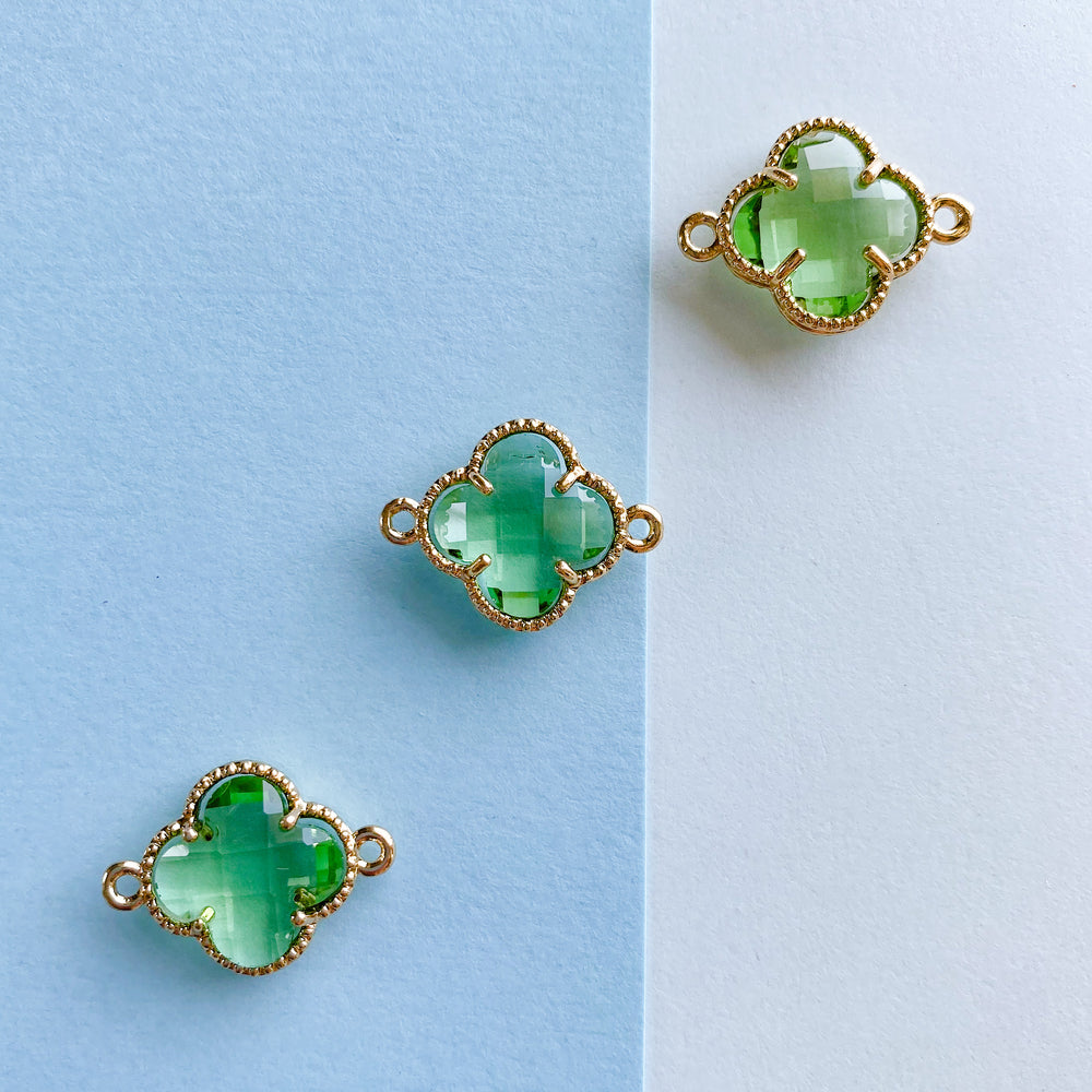 
                
                    Load image into Gallery viewer, 16mm Lime Crystal Gold Quatrefoil Connector
                
            