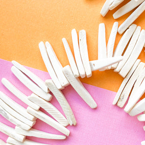 25mm White Wood Spikes Strand