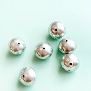 
                
                    Load image into Gallery viewer, 19mm Silver Brass Handmade Saucer Bead - Pack of 6
                
            